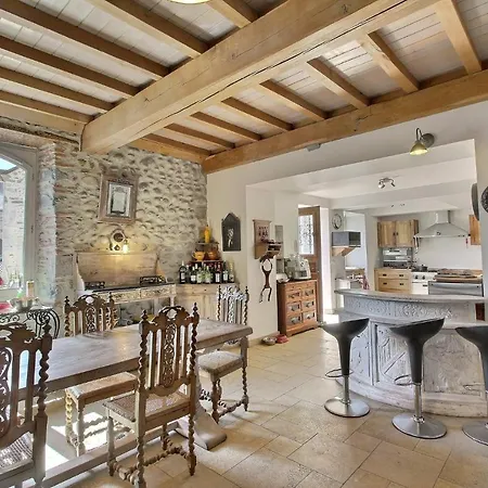 Πανσιόν L'enclos Bearnais 3*